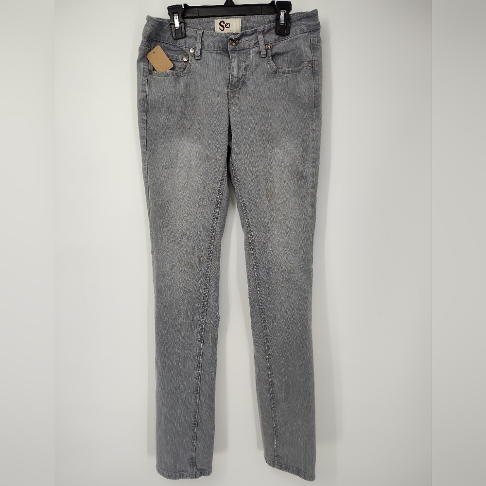 SO Women's Skinny Light Gray Jeans Size 5